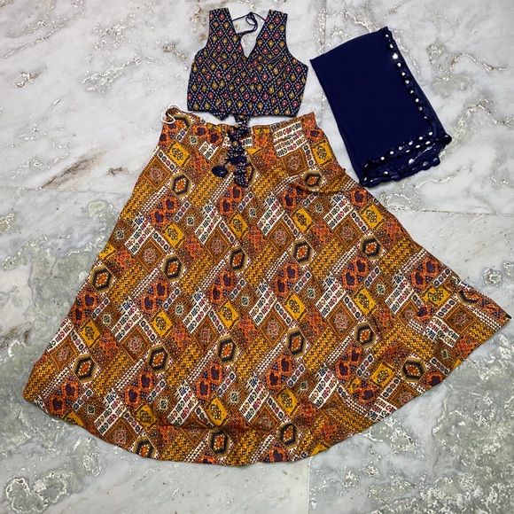 Indian Ethnic Wear - Traditional Chaniya Choli For Navratri - multicolored print - Picture 2 of 5